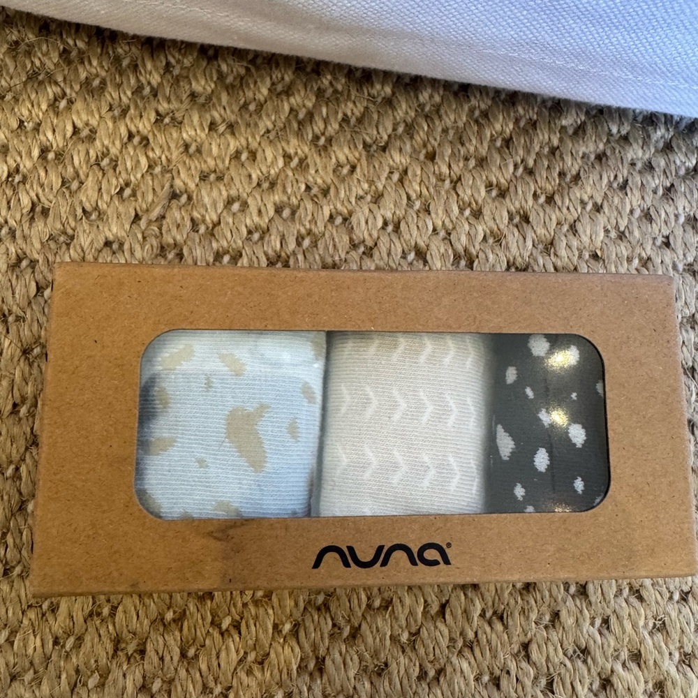Nuna Baby Set. New. Three pairs of socks. Different ages. Organic cotton